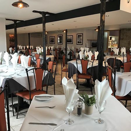 Waterfront Hotel Бригхаус Екстериор снимка