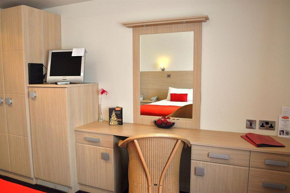 Waterfront Hotel Бригхаус Екстериор снимка