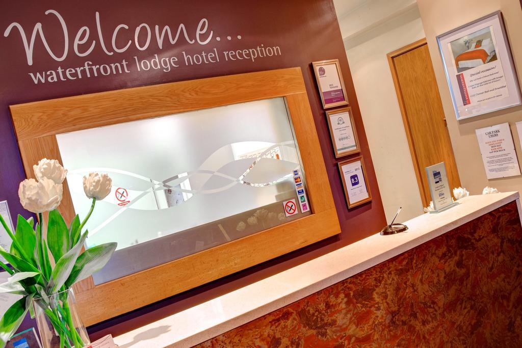 Waterfront Hotel Бригхаус Екстериор снимка