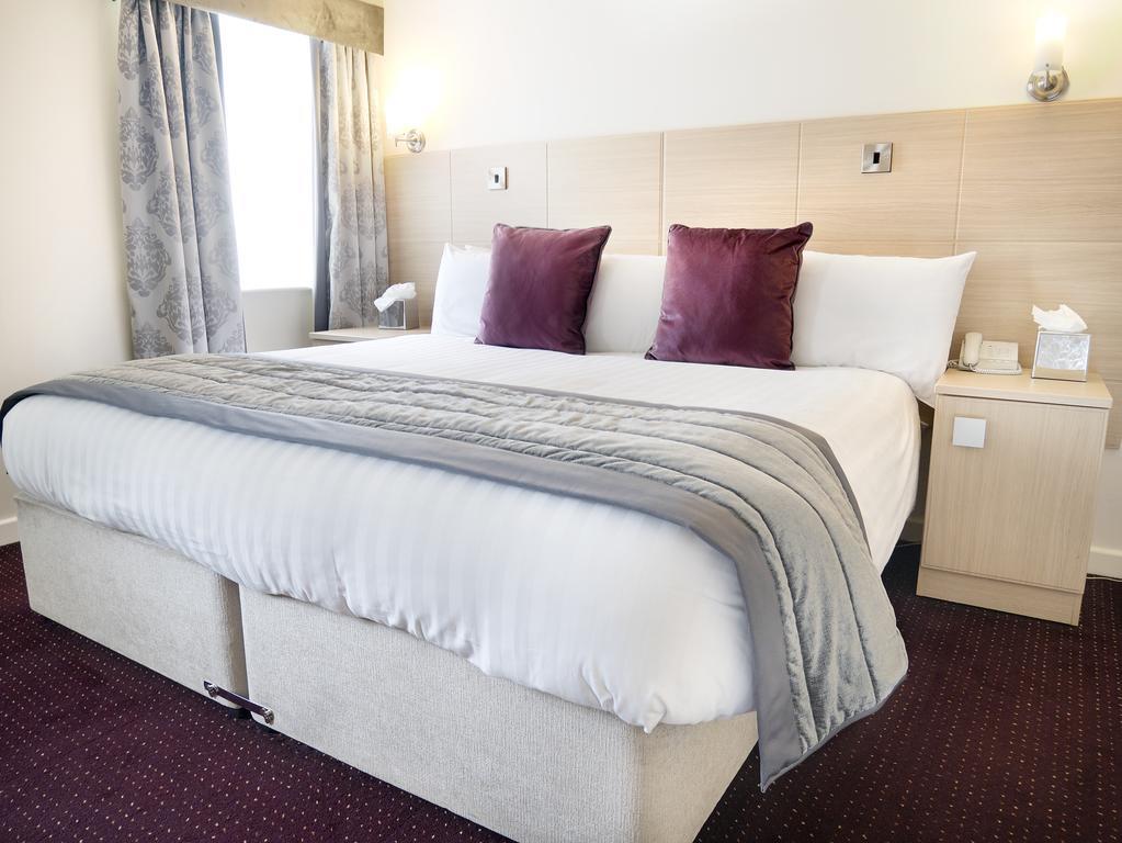 Waterfront Hotel Бригхаус Екстериор снимка