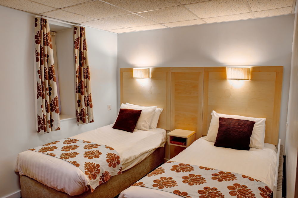 Waterfront Hotel Бригхаус Екстериор снимка