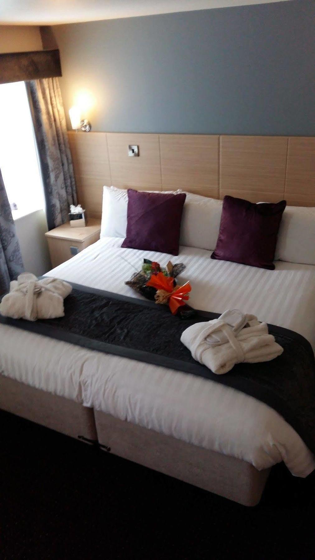 Waterfront Hotel Бригхаус Екстериор снимка