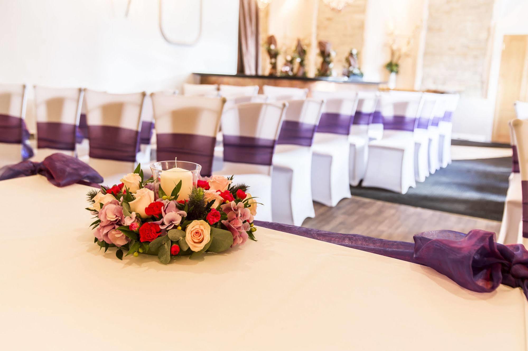 Waterfront Hotel Бригхаус Екстериор снимка