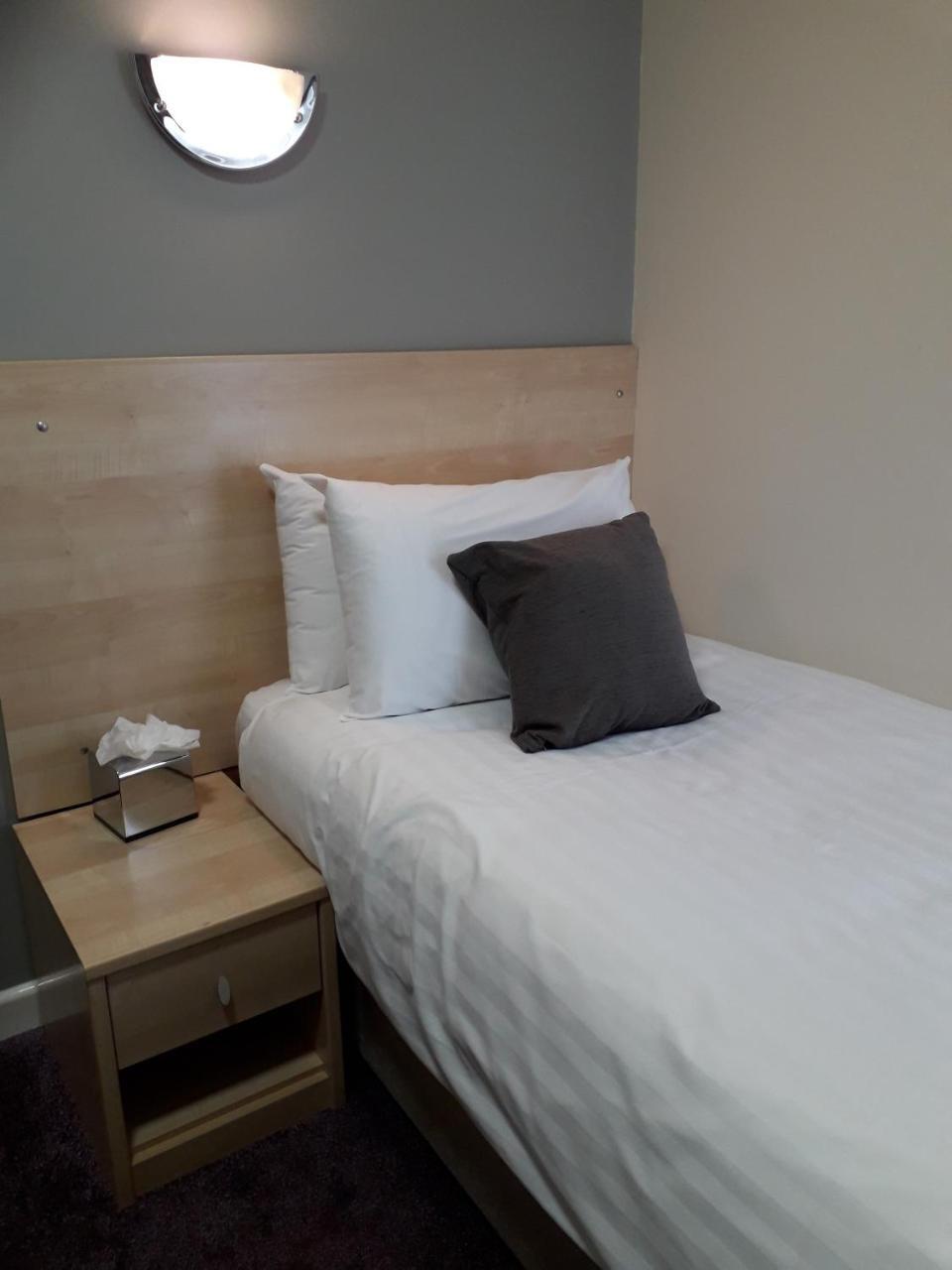 Waterfront Hotel Бригхаус Екстериор снимка