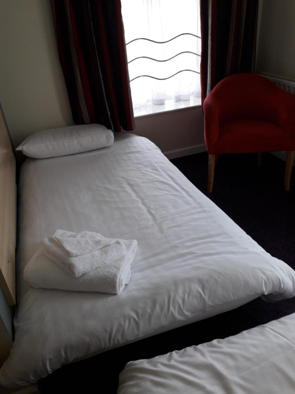 Waterfront Hotel Бригхаус Екстериор снимка