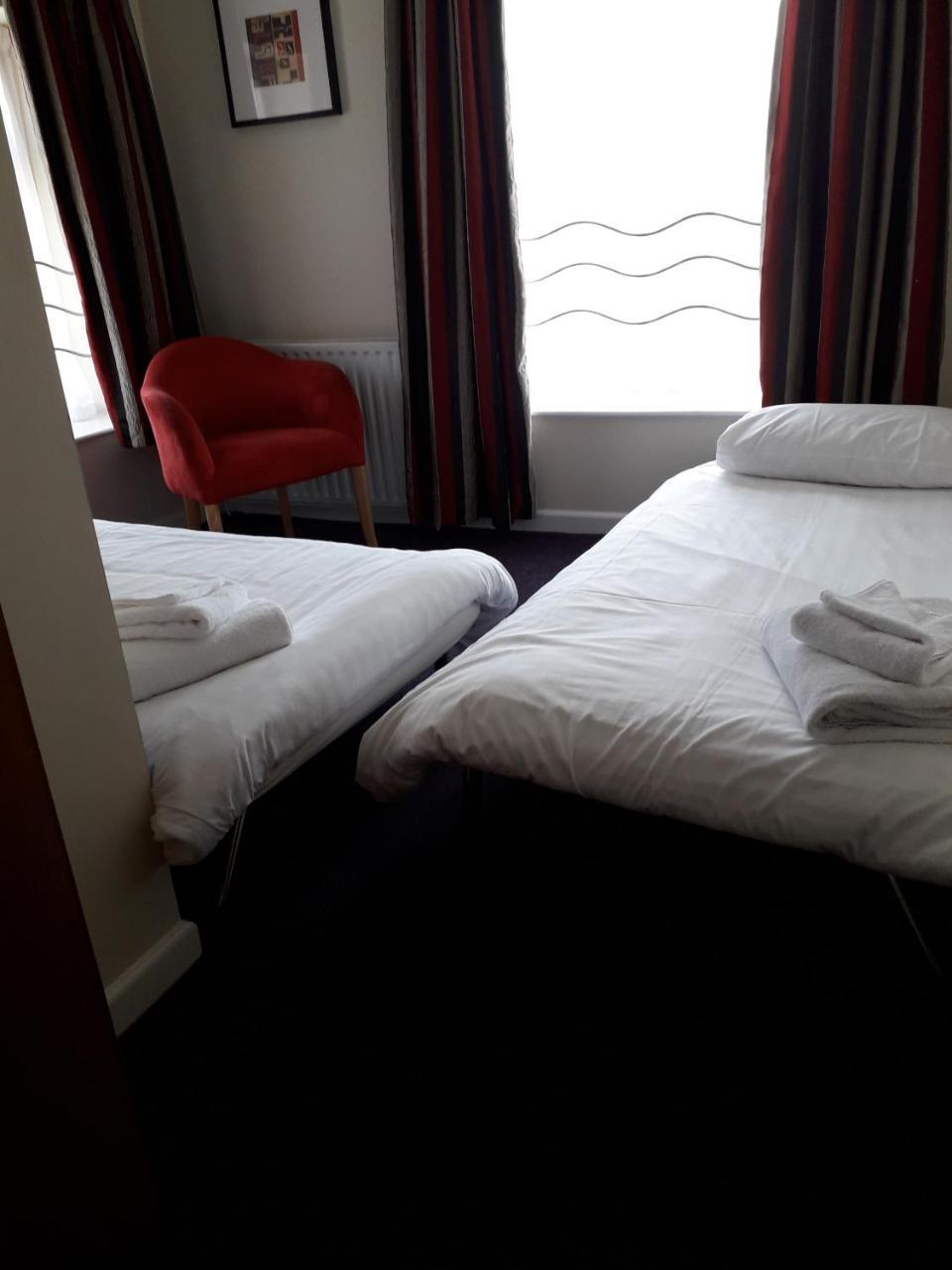 Waterfront Hotel Бригхаус Екстериор снимка